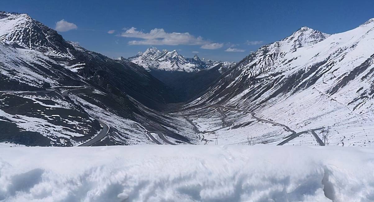 四川第二高峰,仅次于贡嘎雪山,被誉为"中国的阿尔卑斯