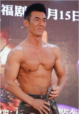 原创当过刘欢郑伊健保镖,"中国史泰龙",18岁洗碗工32出道40岁成名