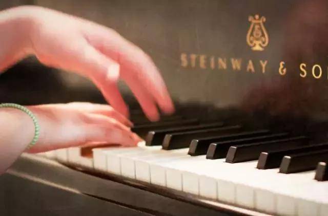 钢琴演奏的6种基本指法,优美的手上动作会加分哦!