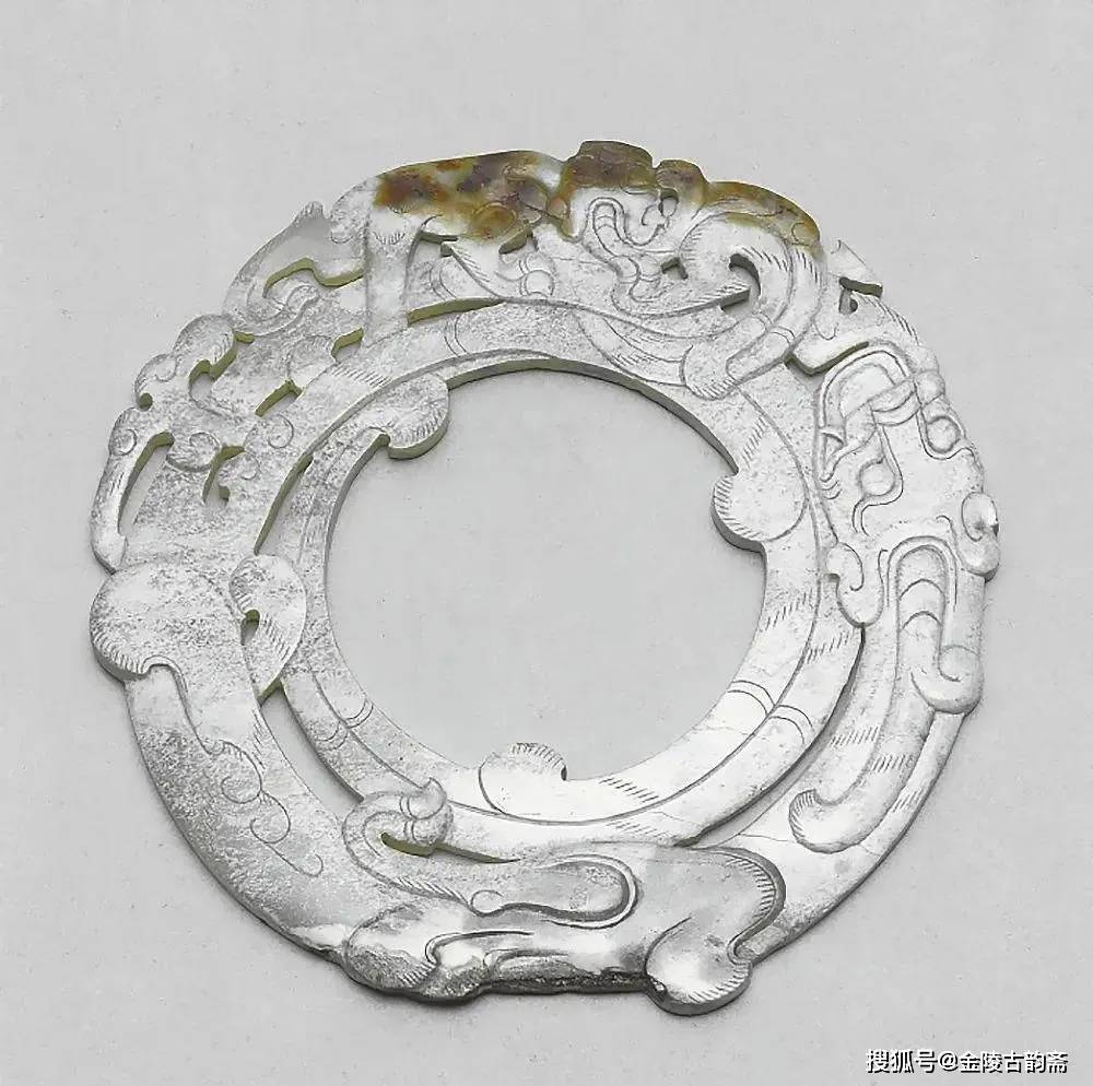 战国 夔纹玉环 扬州博物馆藏