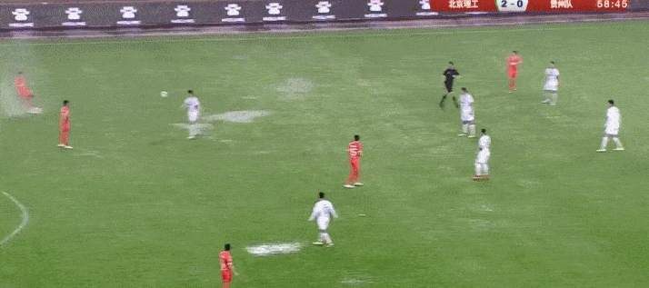 原创大爆冷!中甲劲旅0比2垫底队,赵和靖红牌,比赛接近中断1小时