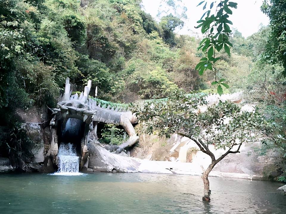 天露山禅龙峡