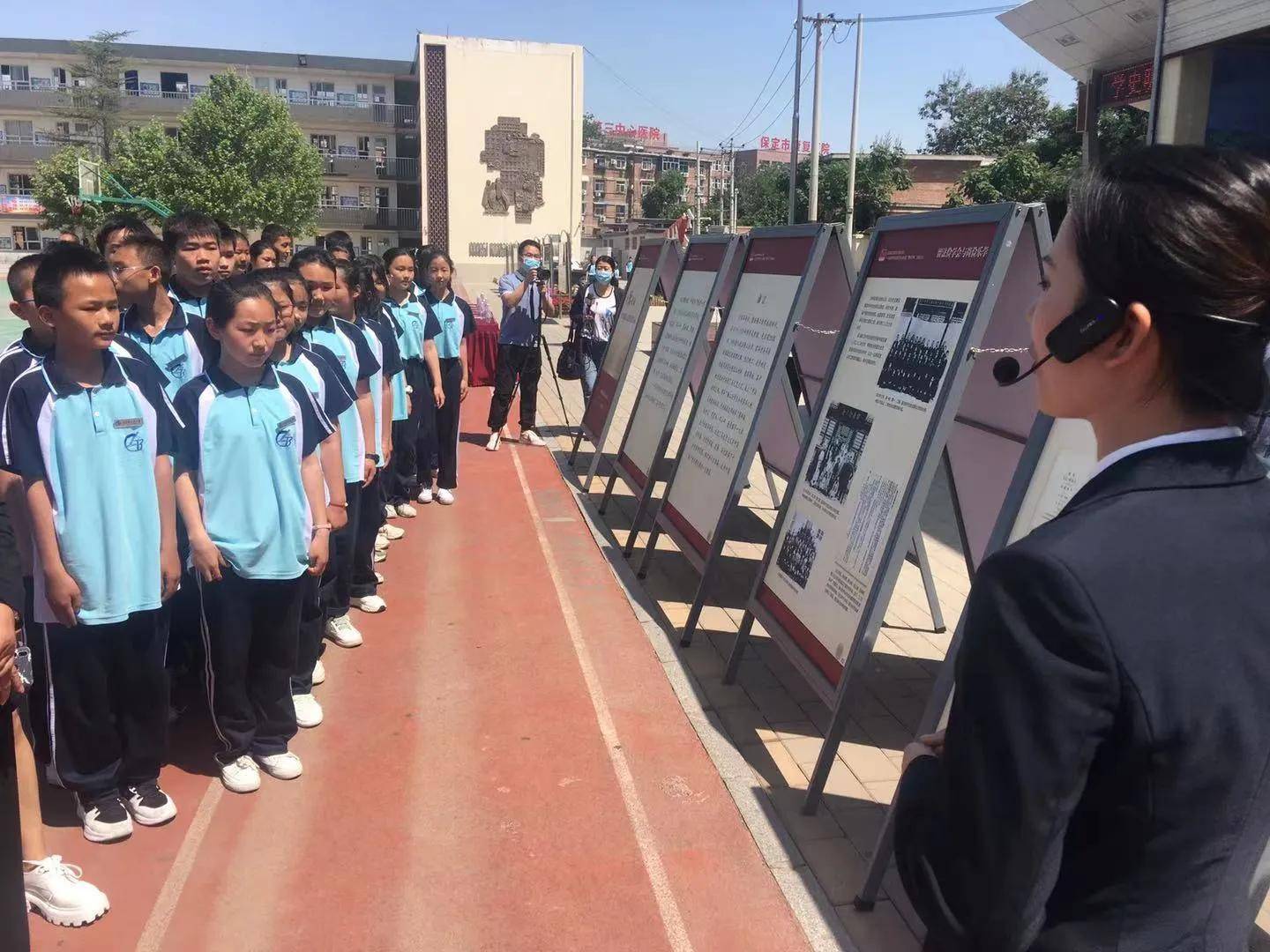 传承红色基因 致敬革命先辈 保定百花中学举行红色文化进校园活动