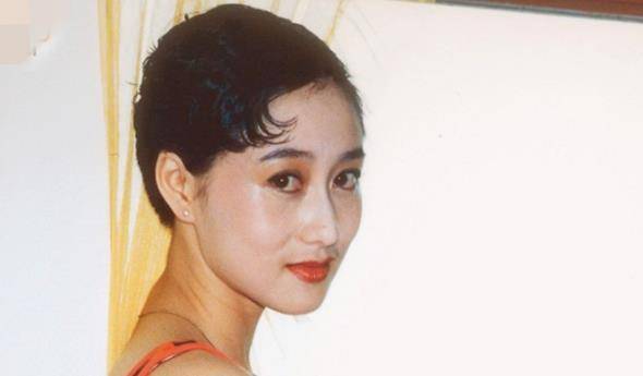 李连杰老婆,当年差点成赌王五姨太,离开赌王后,她是赢