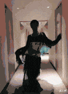 小哥家里有矿啊,轮胎不要钱吗?哈哈哈