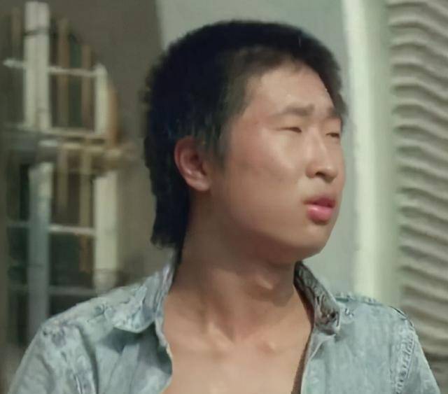 原创他是公认的丑男,却因"泼妇"一夜爆红,痛失"爱子"后今如何了