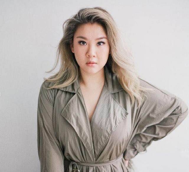 原创同爹不同命!郑少秋4个女儿差别太大,亲妈的实力决定女儿的命运