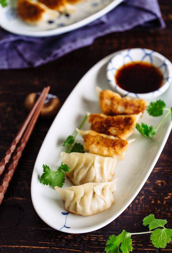 自制日式煎饺:外皮酥脆馅汁美味,绝对不输国内任何一家店