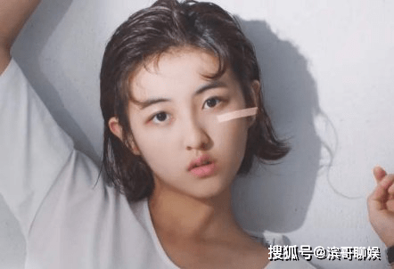 冯小刚赞不绝口,网友称她未来影后,"国民闺女"张子枫有点厉害