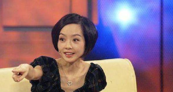 主持人鲁豫:与外国老公闪婚4年,怀孕后被无情抛弃,至今没孩子