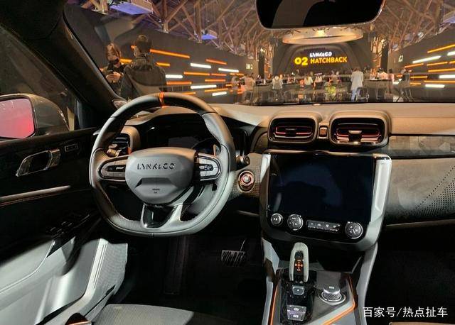 在内饰方面,领克02 hatchback