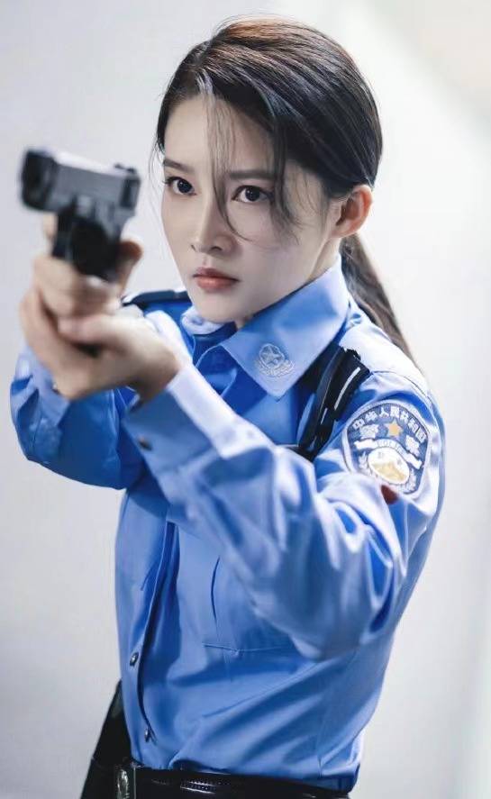 从中国机长到爱上特种兵我果然又被李沁穿制服的样子杀到了