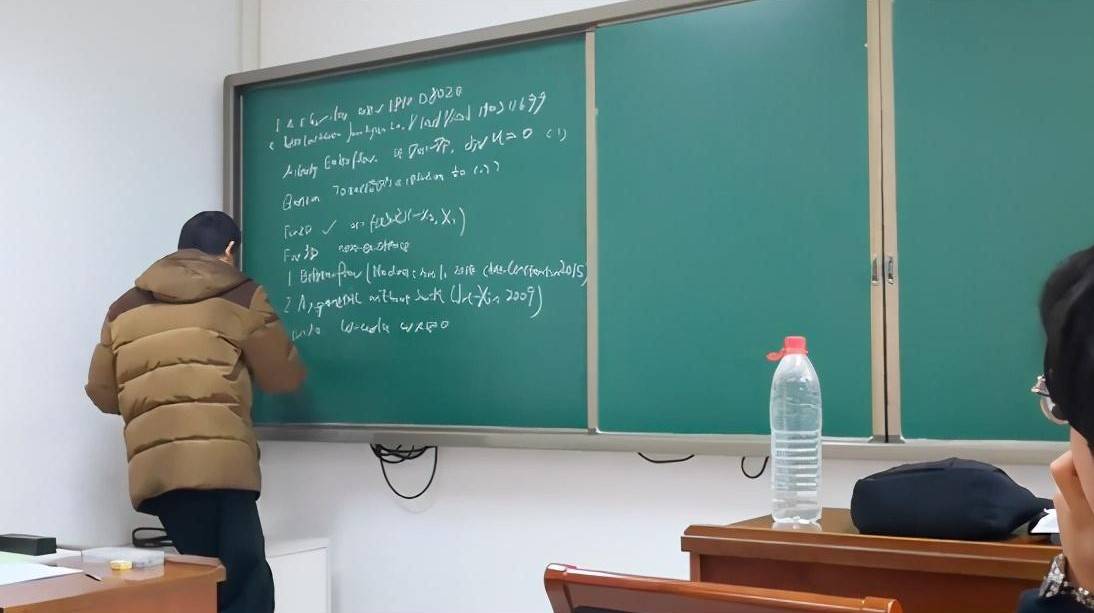 原创北大数学天才韦东奕再被质疑教学能力差讲课呆板