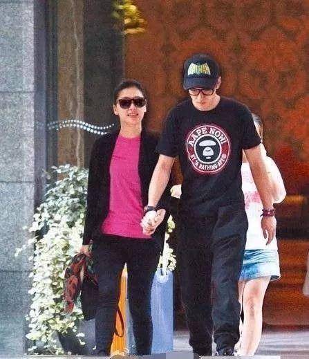 官宣怀孕,双双改名结婚?