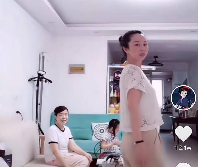 姚策养母许敏,端午节与郭威田静一家团聚,网友:要狠狠