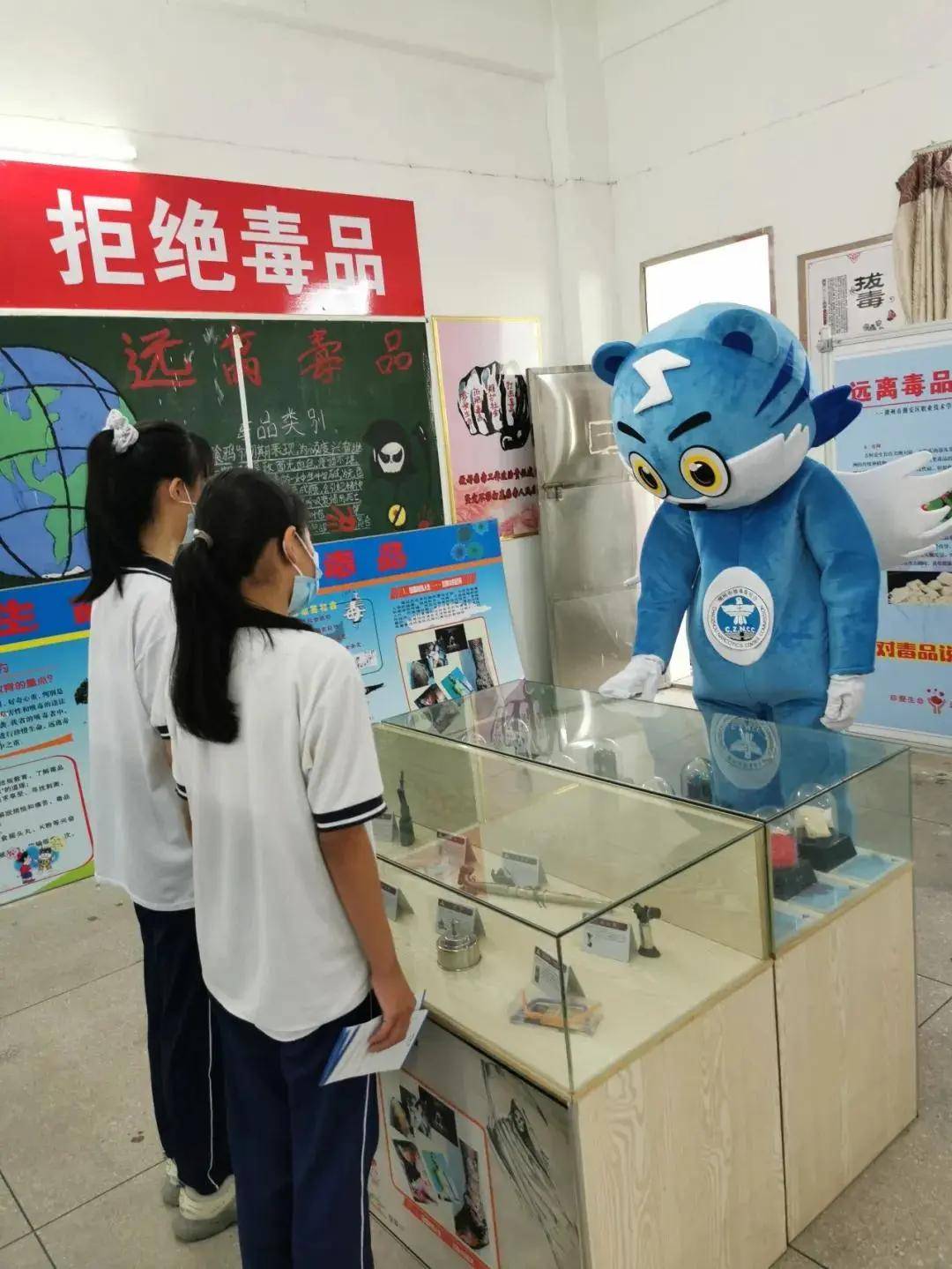 【全民禁毒宣传月】创作禁毒反诈书画,增强拒毒反诈意识