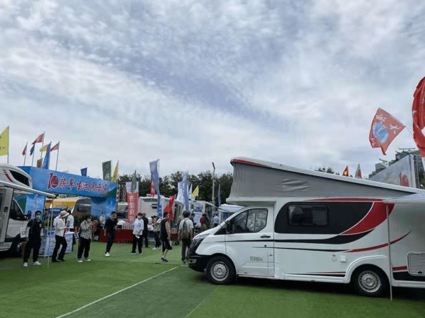 aic 2021—第十届中国国际房车展览会在京召开 房车生活展示区观众