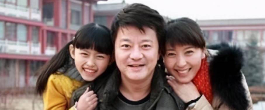 还记得《刘老根》走红的闫学晶吗?二婚嫁马东明,45岁生了女儿