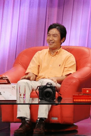 原创25亿身家罗昊秘恋周扬青?看看他爸罗红的奋斗史,才是真精彩