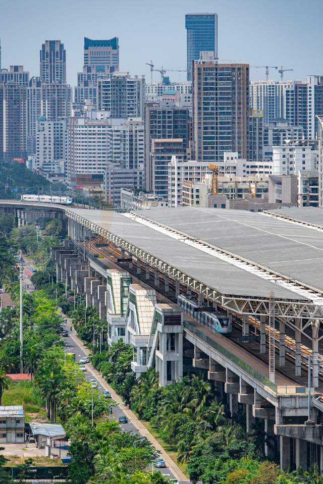 穿城而过的一抹五彩斑斓海口crh6fa彩绘市域列车行摄体验记