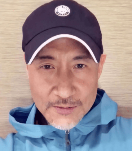 原创一代歌神变老头!59岁张学友近照曝光,面容憔悴胡子花白