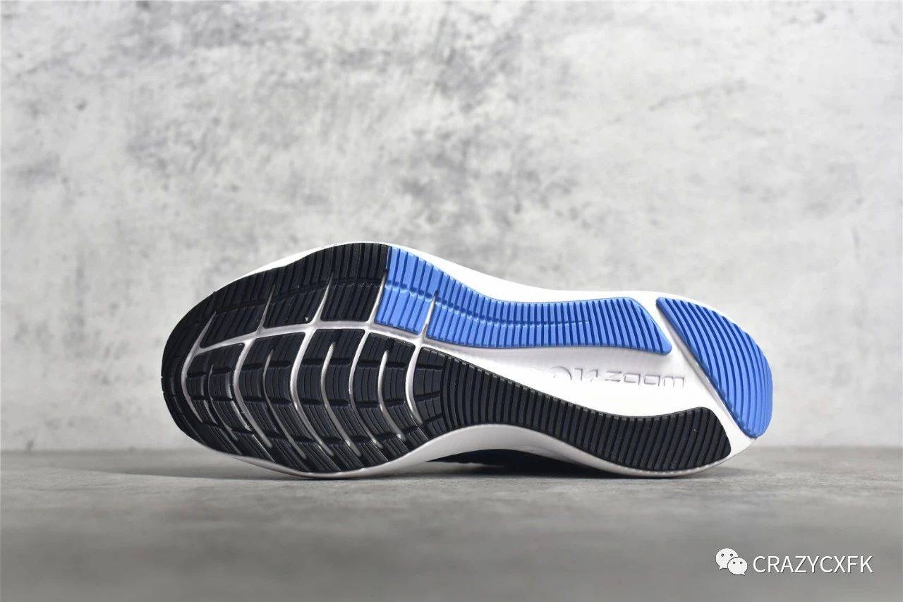 耐克登月8代nikeairzoomwinflo黑蓝网面运动跑步鞋