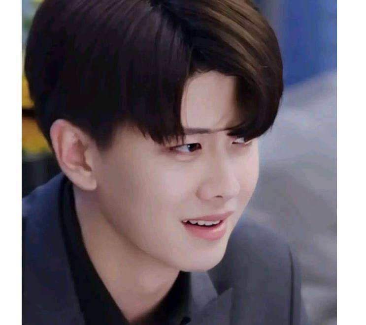 任嘉伦主演的电视剧《乌鸦小姐与蜥蜴先生》中的男主角叫做顾川.