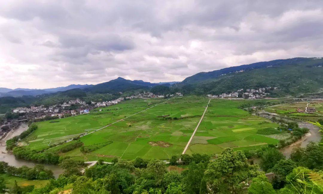 贵州这个避暑绝佳的清凉小城,山水绝美,太适合夏天了!