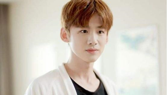 眼角有痣男明星帅气排名,郑凯垫底,鹿晗第二,第一名是