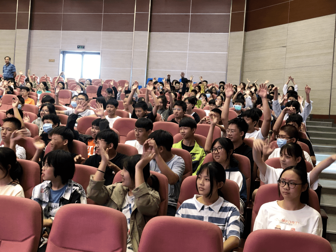 凌宇老师苏州市吴中区东吴外师附属越溪实验中学初三中考励志演讲会