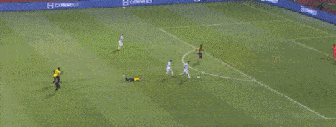 来看上帝!梅西踢疯了:独造3球,轰出任意球世界波,再赢