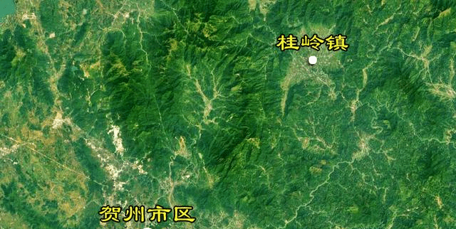 广西贺州一个镇,坐拥60平方公里的盆地,全镇人口11万人