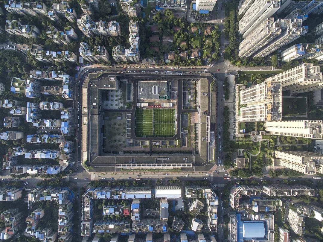 扎根川渝的文人建筑师刘家琨