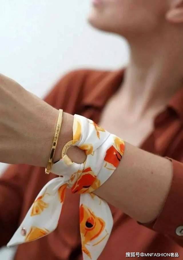 精品| 最有品味的五种丝巾系法_脖子