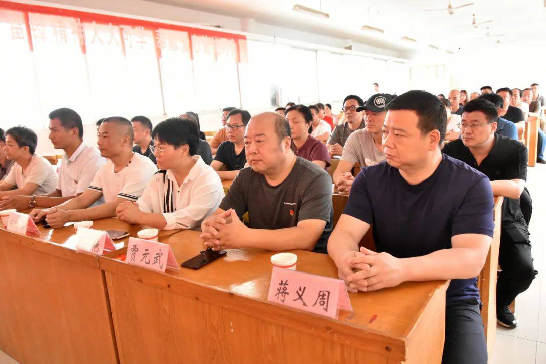 镇平县委宣传部副部长陈占甫,县卫健委党组副书记李从强,邓州市编外