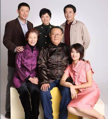 原创夫妻俩都是知名老戏骨,儿子儿媳也都是著名演员,女儿更让人骄傲