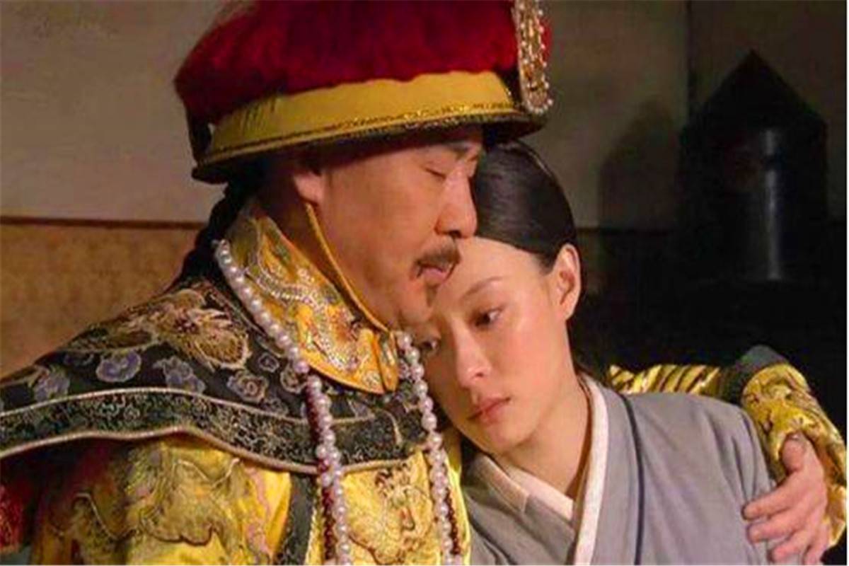 《甄嬛传》:"黄带子断,君死有疑",皇帝最终还是对甄嬛