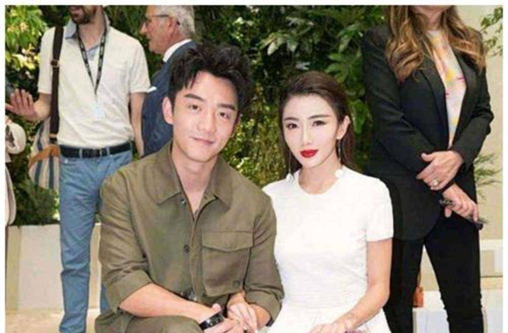 一开始,当杨幂和刘恺威,结婚时,郭敬红和程晓玥参加了婚礼.