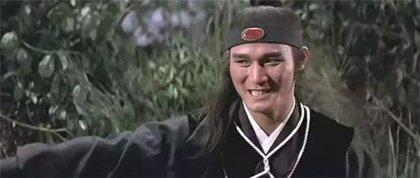 1978年王禹主演的《笑傲江湖》饰演采花大盗田伯光,造型还是非常帅气