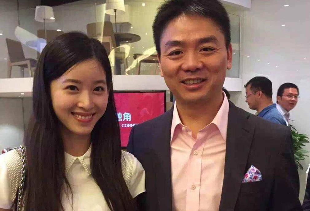原创原创富婆好友为章泽天庆生,章子怡让出c位,风头再次被小天盖过