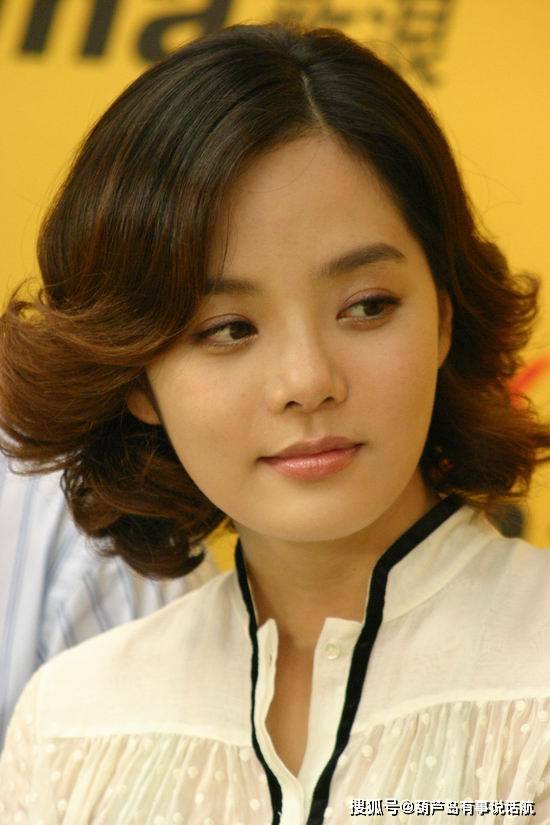 韩国女星蔡琳近照,一颦一笑风姿依旧,她为何要与高梓淇离婚?