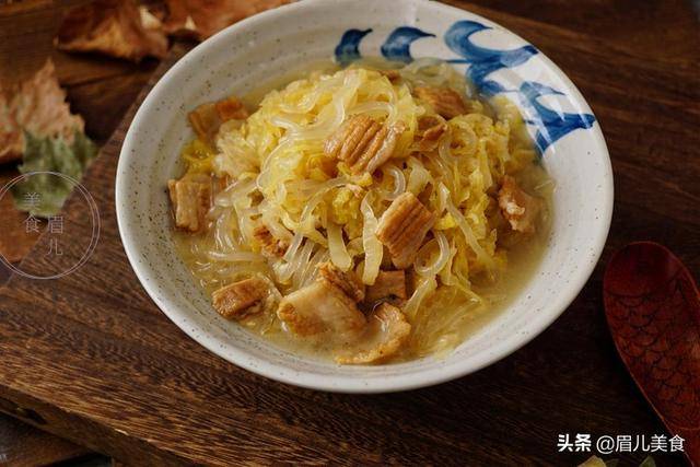 原创东北人最爱的东北菜,热乎乎炖上一锅,越冷吃越香,40年也没吃够