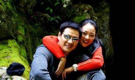 原创11年前,连奕名为了小8岁杨若兮与原配离婚,如今原配怎么样了?