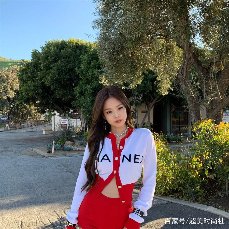 曾是金钟仁女友!"人间香奈儿"jennie代言彩妆,红唇形象美爆