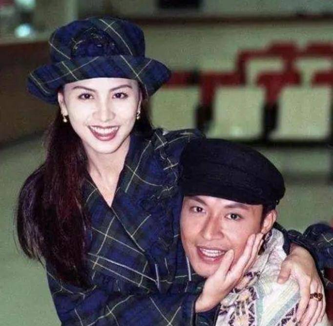 此外,马景涛的前女友田丽参加综艺《名人三温暖》,指控马景涛有家暴