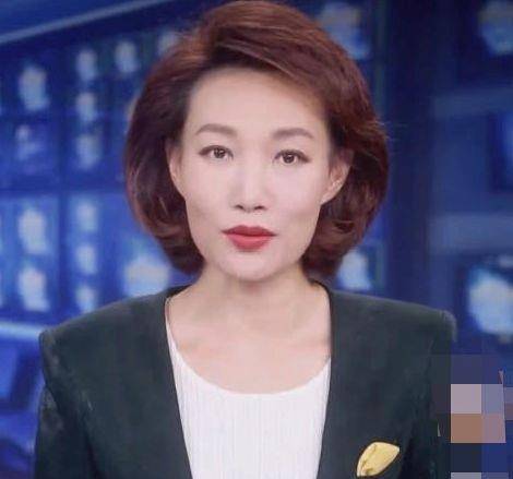 原创原创央视主持人李梓萌被调侃需要贷款上班今43岁仍是单身