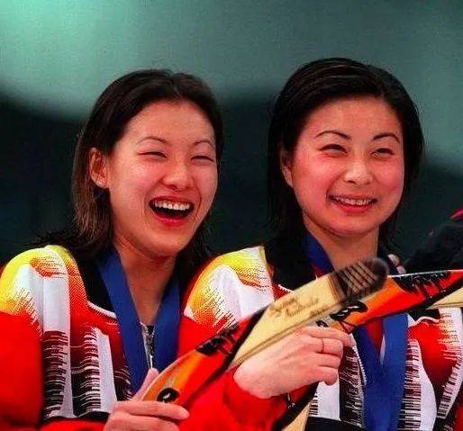 中国跳水队曾有两位"皇后",一个是郭晶晶,一个是伏明霞,二人都先后嫁