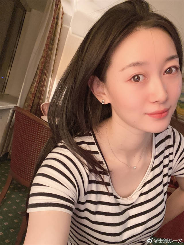 孙一文获奥运第三金,私照甜美不输女星,四年前比赛失利曾被谩骂
