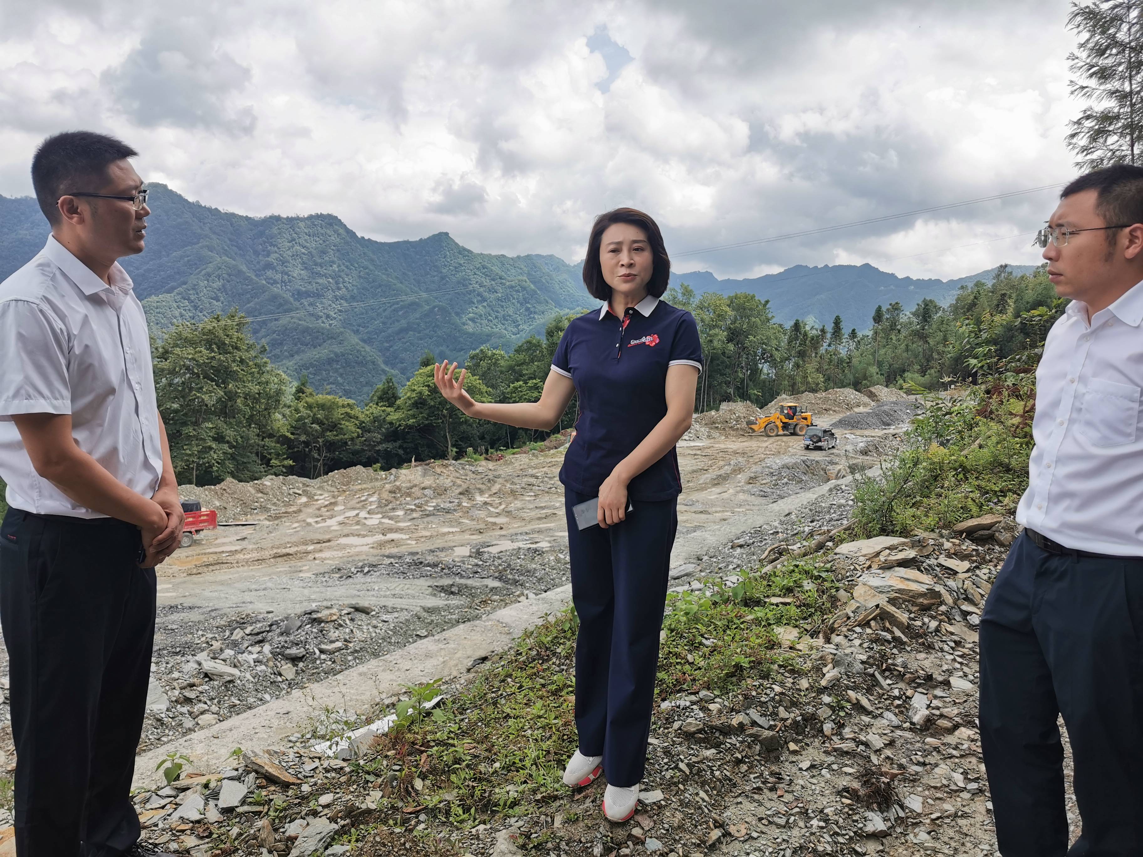 日前,四川省绵阳市北川羌族自治县委副书记,代理县长周福兰带队深入