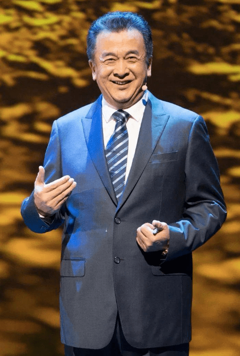 原创国家一级演员黄宏:享少将军衔被免职后杳无音信,今现状令人堪忧